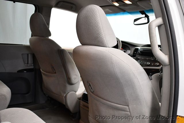 2011 Toyota Sienna LE - 23007786 - 14