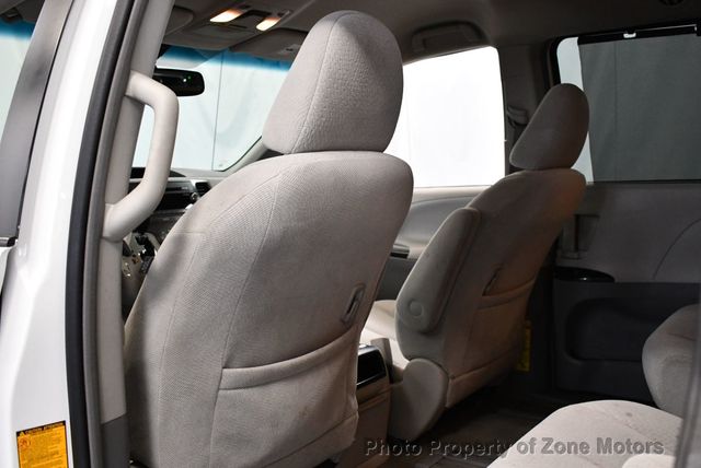 2011 Toyota Sienna LE - 23007786 - 18