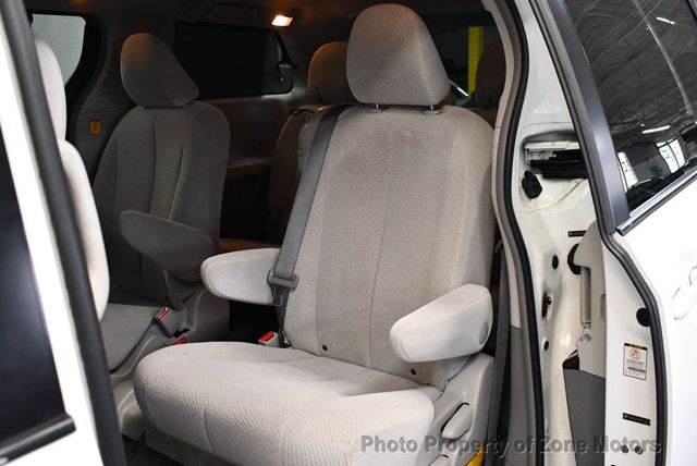 2011 Toyota Sienna LE - 23007786 - 19