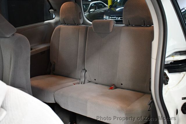 2011 Toyota Sienna LE - 23007786 - 20