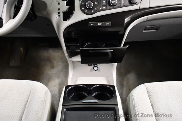 2011 Toyota Sienna LE - 23007786 - 23