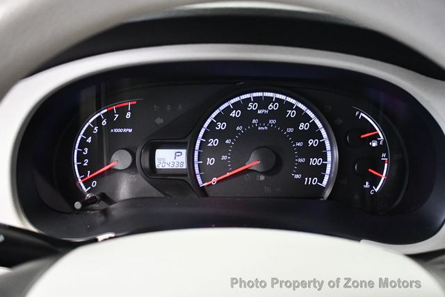 2011 Toyota Sienna LE - 23007786 - 28