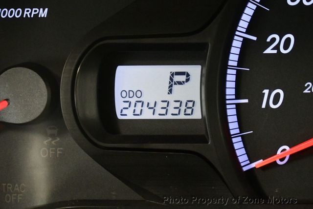 2011 Toyota Sienna LE - 23007786 - 29