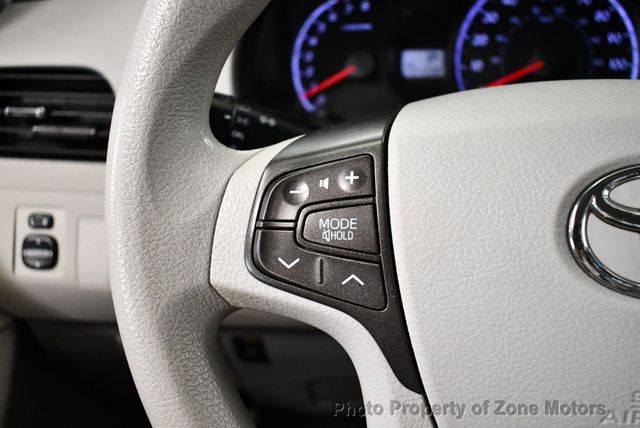 2011 Toyota Sienna LE - 23007786 - 30