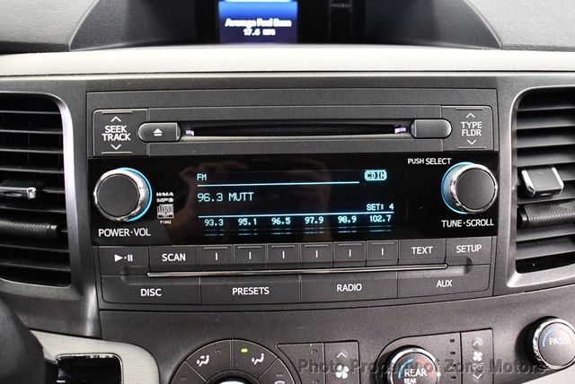 2011 Toyota Sienna LE - 23007786 - 34