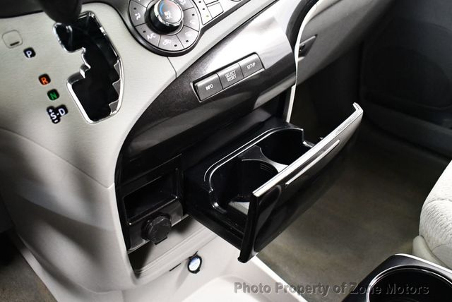 2011 Toyota Sienna LE - 23007786 - 38