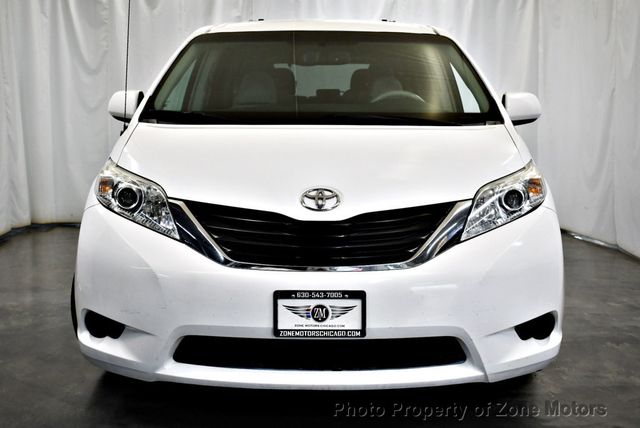 2011 Toyota Sienna LE - 23007786 - 3