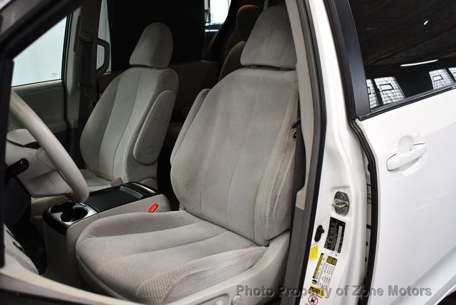 2011 Toyota Sienna LE - 23007786 - 5