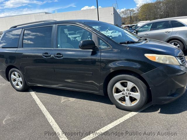 2011 Toyota Sienna LE - 23022534 - 1