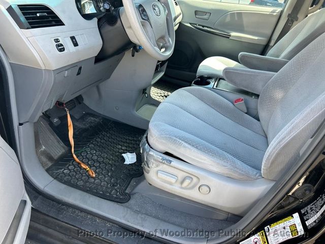 2011 Toyota Sienna LE - 23022534 - 6