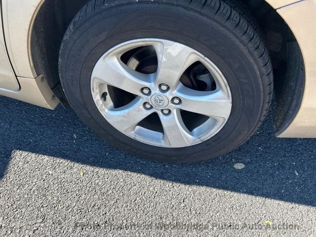2011 Toyota Sienna LE - 23101534 - 13