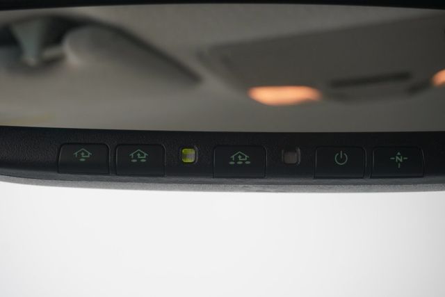 2011 Toyota Sienna LE - 23036445 - 16