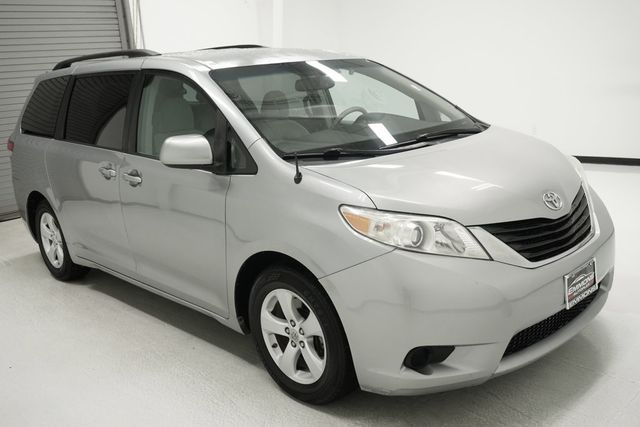 2011 Toyota Sienna LE - 23036445 - 1