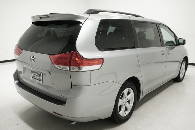 2011 Toyota Sienna LE - 23036445 - 2