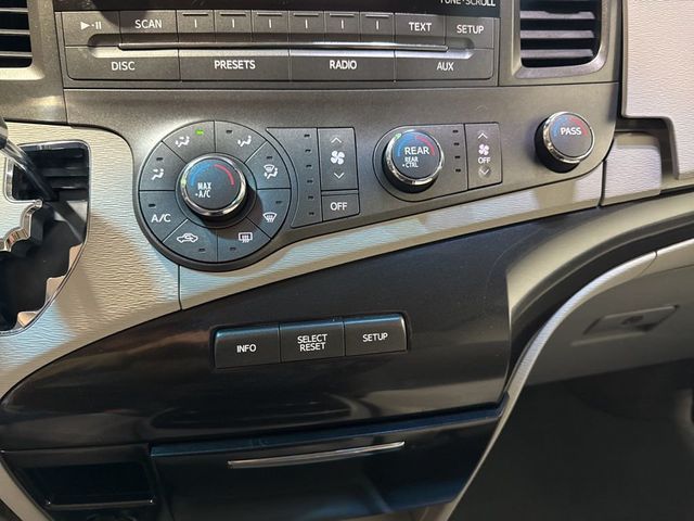 2011 Toyota Sienna LE - 22923615 - 16