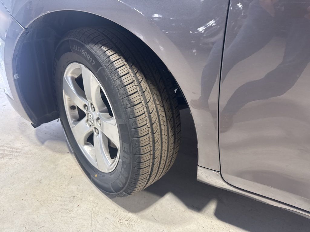 2011 Toyota Sienna LE - 22923615 - 2