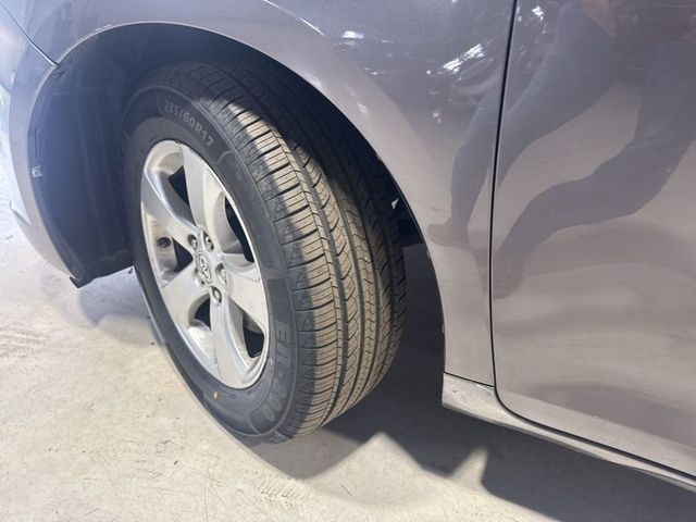 2011 Toyota Sienna LE - 22923615 - 2