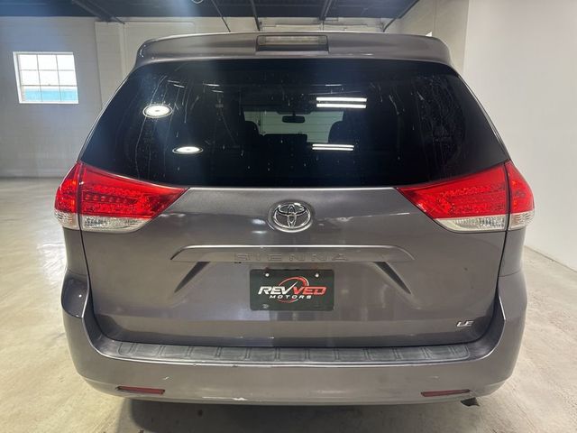 2011 Toyota Sienna LE - 22923615 - 5