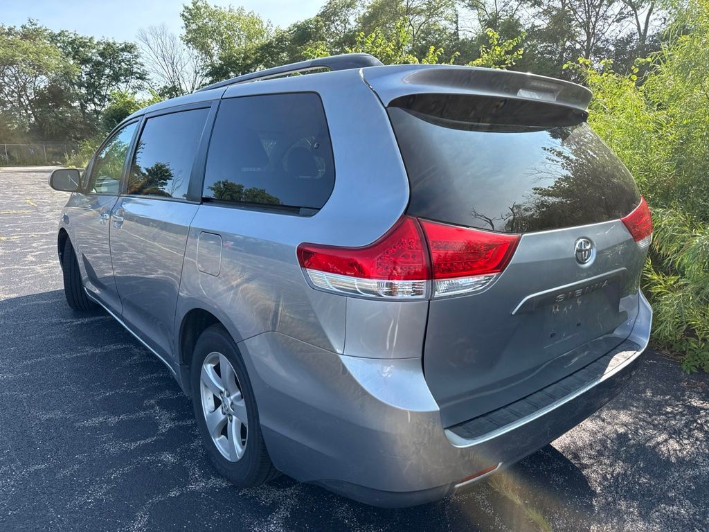 2011 Toyota Sienna LE - 23064500 - 3