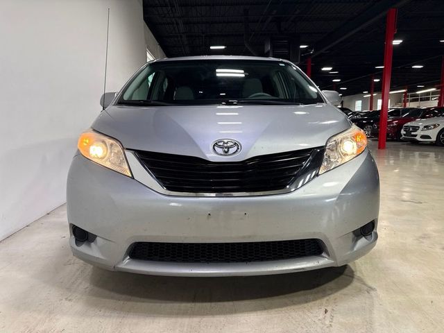 2011 Toyota Sienna LE - 23073660 - 8