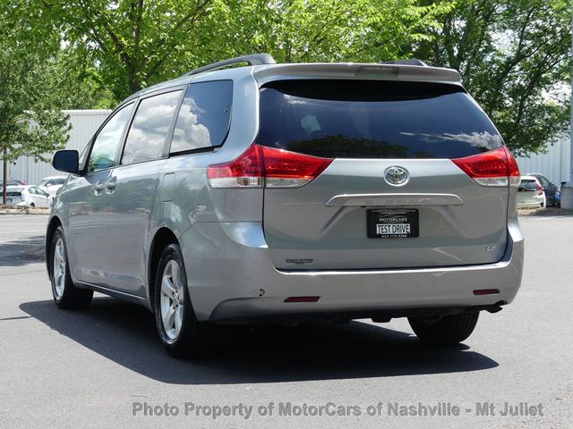 2011 Toyota Sienna LE - 23014357 - 10