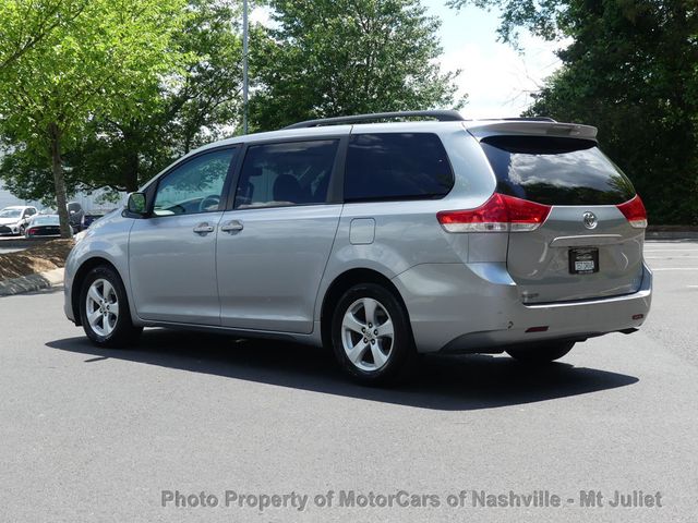 2011 Toyota Sienna LE - 23014357 - 11