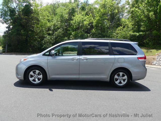 2011 Toyota Sienna LE - 23014357 - 12