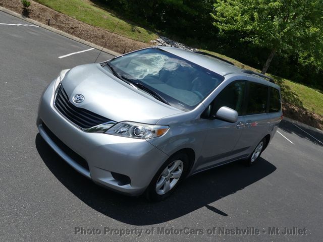 2011 Toyota Sienna LE - 23014357 - 13