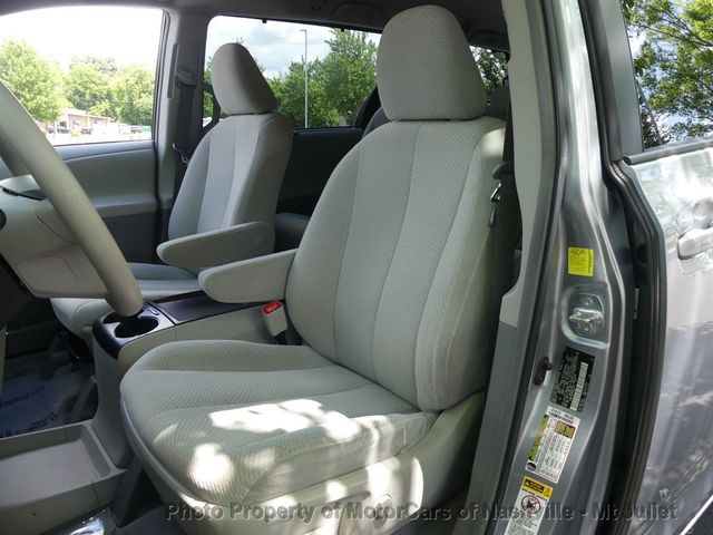 2011 Toyota Sienna LE - 23014357 - 18