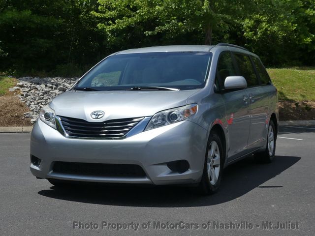 2011 Toyota Sienna LE - 23014357 - 2