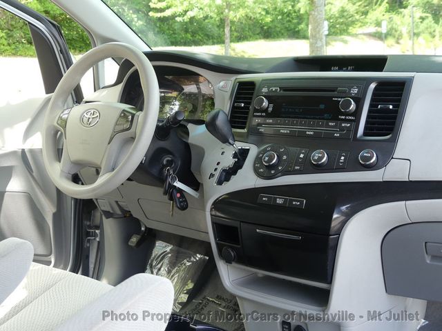 2011 Toyota Sienna LE - 23014357 - 31