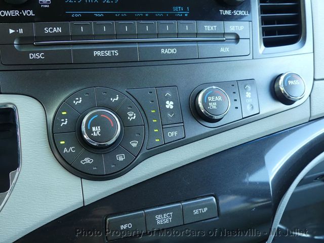 2011 Toyota Sienna LE - 23014357 - 37