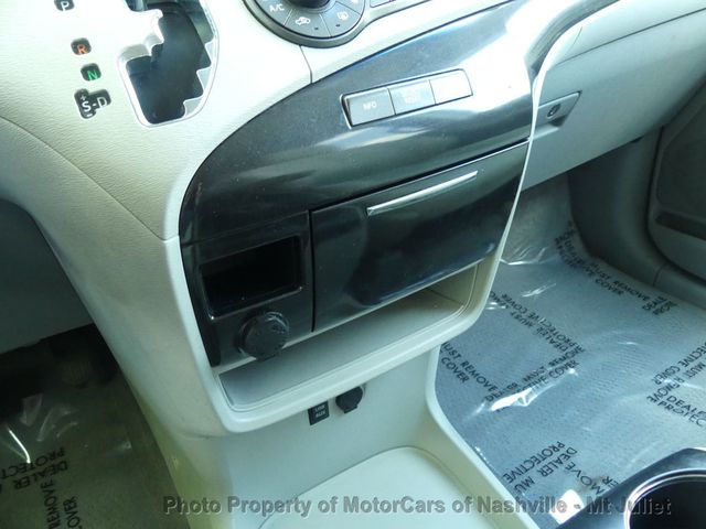 2011 Toyota Sienna LE - 23014357 - 39