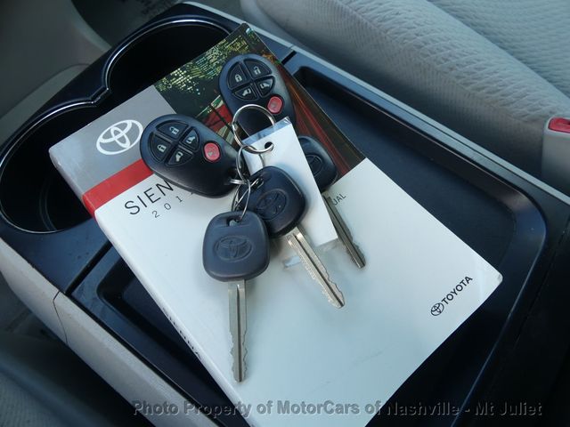 2011 Toyota Sienna LE - 23014357 - 46