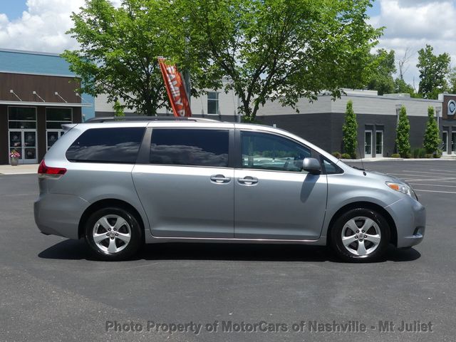 2011 Toyota Sienna LE - 23014357 - 6