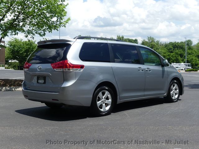 2011 Toyota Sienna LE - 23014357 - 7
