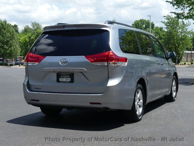 2011 Toyota Sienna LE - 23014357 - 8