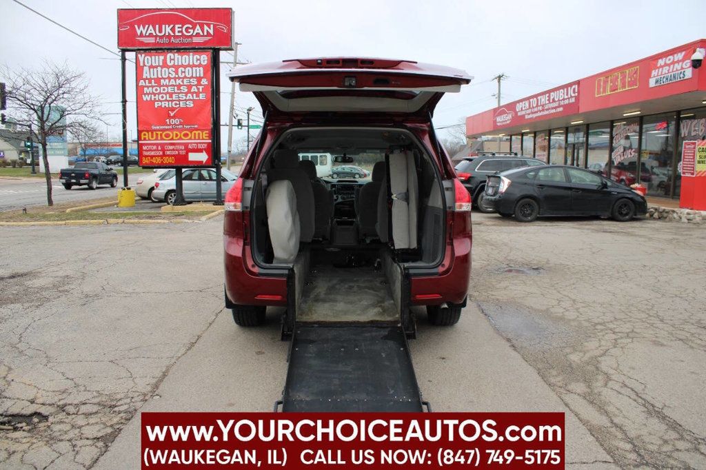 2011 Toyota Sienna LE 7 Passenger Auto Access Seat 4dr Mini Van - 22826221 - 17