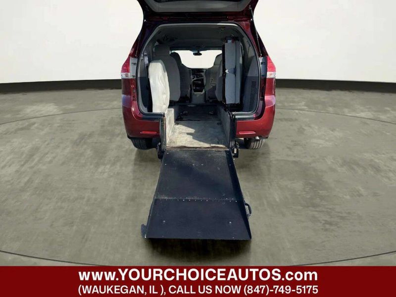 2011 Toyota Sienna LE 7 Passenger Auto Access Seat 4dr Mini Van - 22986269 - 14