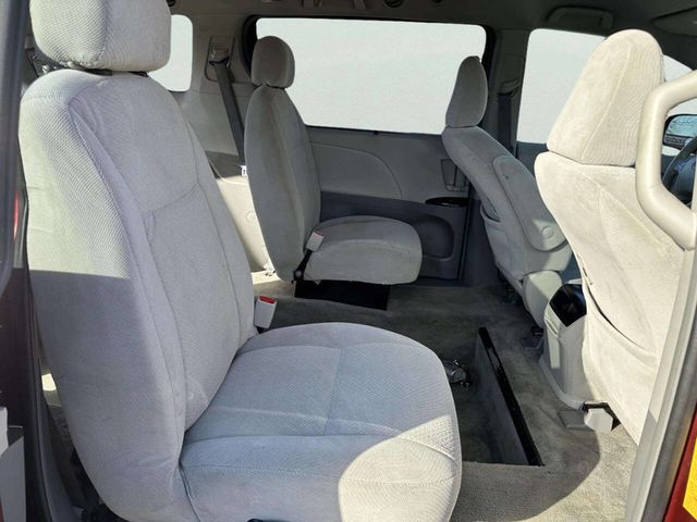2011 Toyota Sienna LE 7 Passenger Auto Access Seat 4dr Mini Van - 22986269 - 15