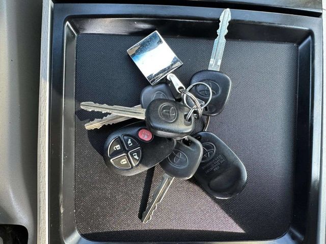 2011 Toyota Sienna LE 7 Passenger Auto Access Seat 4dr Mini Van - 22986269 - 32