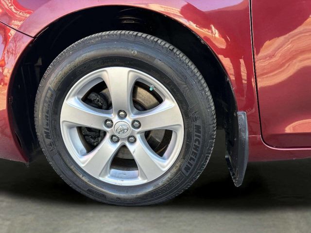 2011 Toyota Sienna LE 7 Passenger Auto Access Seat 4dr Mini Van - 22986269 - 35