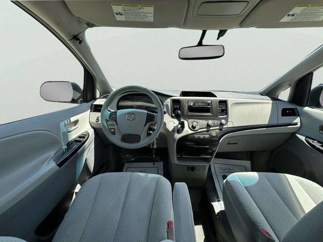 2011 Toyota Sienna LE 7 Passenger Auto Access Seat 4dr Mini Van - 23034153 - 20