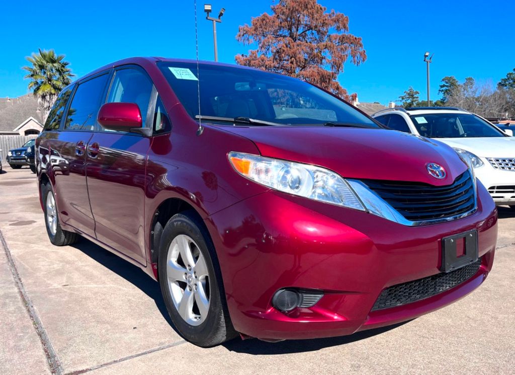 2011 Toyota Sienna LE 8-PASS - 22185307 - 2