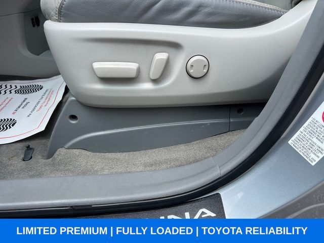 2011 Toyota Sienna Limited - 23034273 - 11