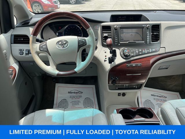 2011 Toyota Sienna Limited - 23034273 - 17