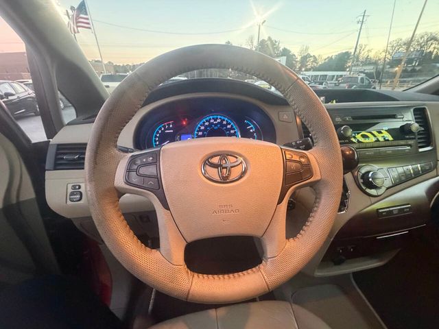 2011 Toyota Sienna Limited 7 Passenger 4dr Mini Van - 22975801 - 11