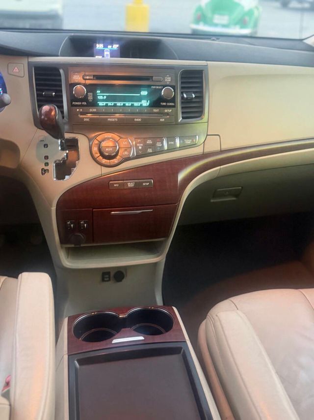 2011 Toyota Sienna Limited 7 Passenger 4dr Mini Van - 22975801 - 12