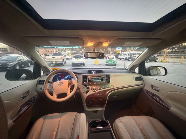 2011 Toyota Sienna Limited 7 Passenger 4dr Mini Van - 22975801 - 7