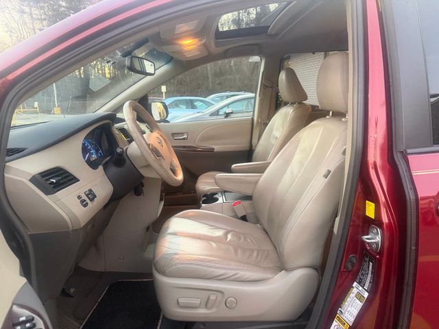 2011 Toyota Sienna Limited 7 Passenger 4dr Mini Van - 22975801 - 8
